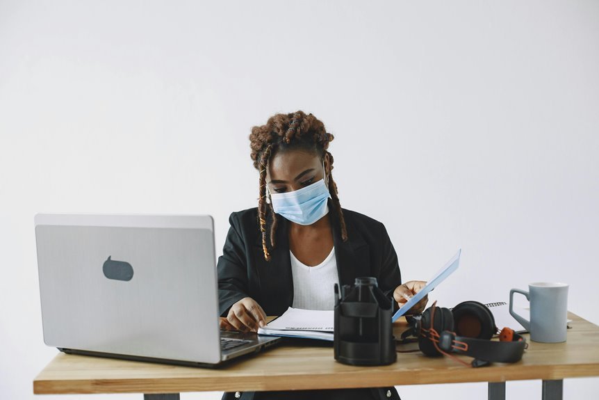 freelancing safety contact numbers